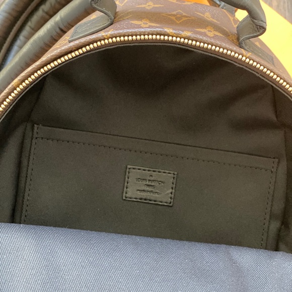 Louis Vuitton Palm Springs PM Backpack reverse - Picture 7 of 9